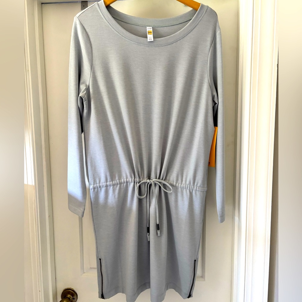 LOLE Gray Long Sleeve Dress with Drawstring
New with tags
Smoke free home